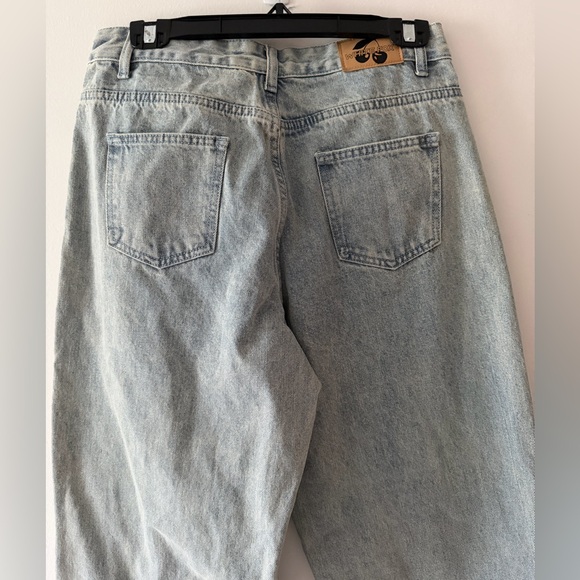 NWT White Fox Did You Miss Me Mid Rise Straight Leg Denim Size Medium Acid Wash - Picture 11 of 16